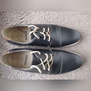 Men's dress shoes